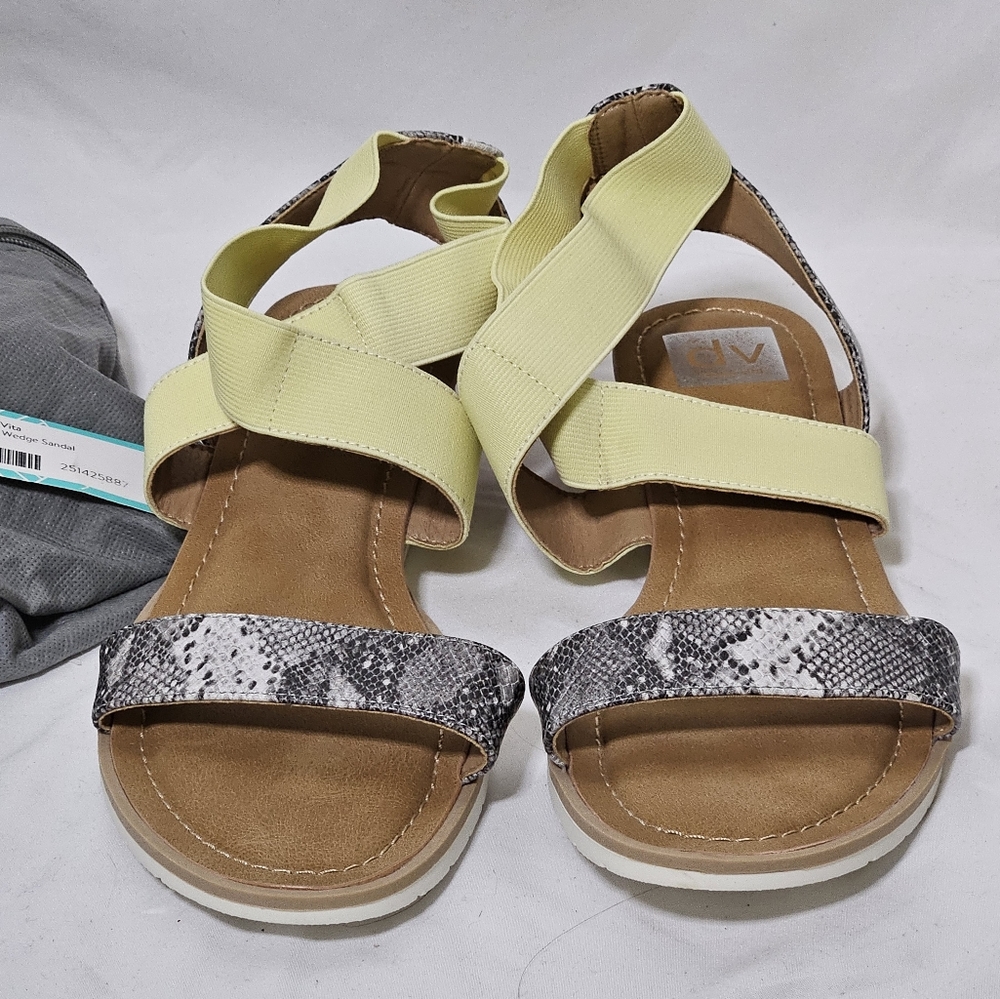 DV By Dolce Vita Flippa Wedge Sandal